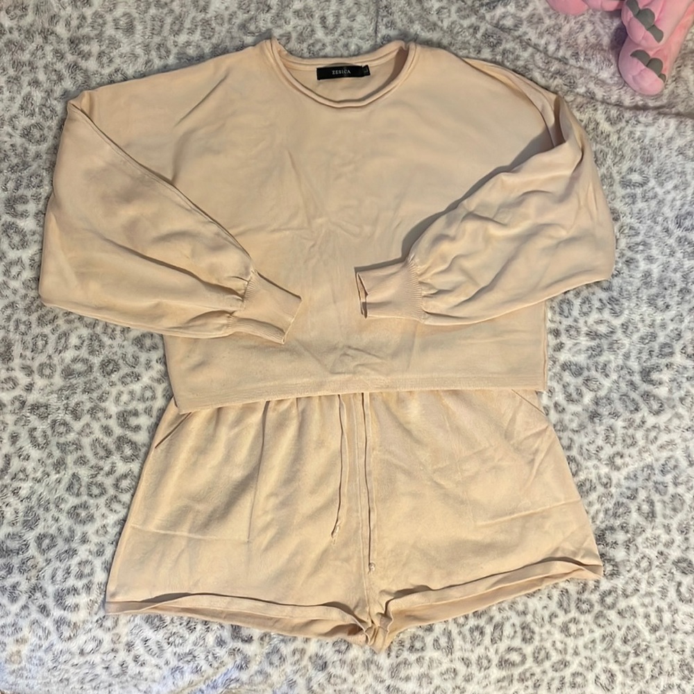 Matching Cream Set